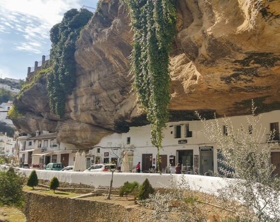 City under Rock cliff